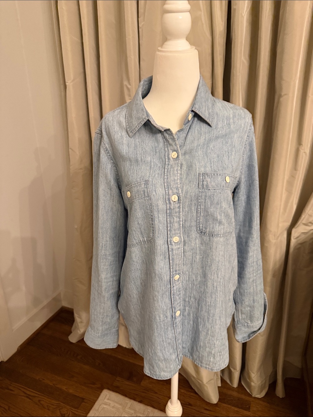 Faherty Light Wash Button-Up Shirt - Pale Blue XS - Picture 2 of 3